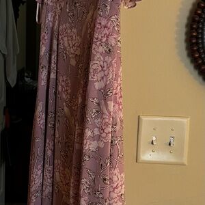 Beautiful floral maxi Gal Meets Glam